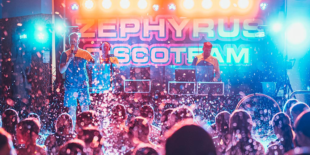 Pool-Party in der Cliner Quelle Carolinensiel